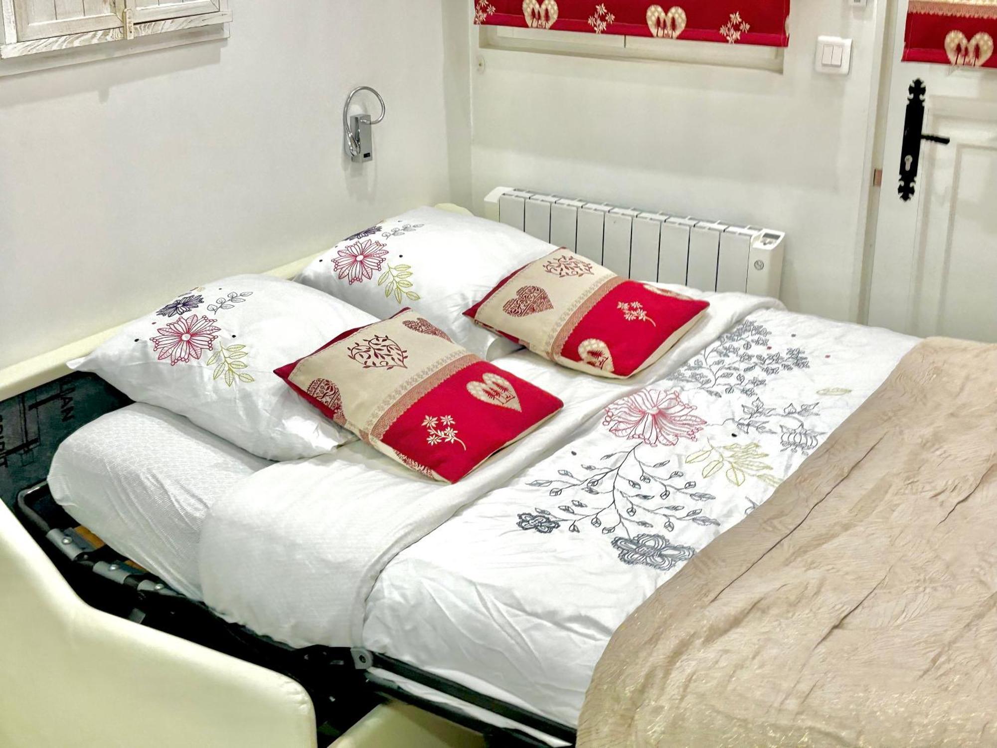 Superb Tiny House In Heart Of Paris 1St! Apartment ภายนอก รูปภาพ